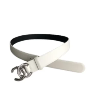 Chanel White Pearl Belt with sparkling diamond buckle, a must-have accessory for any fashionista.