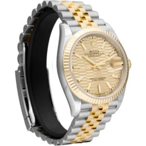 Experience sophistication and style with the iconic Rolex Datejust Yellow gold watch, featuring a stunning combination of yellow gold and steel.