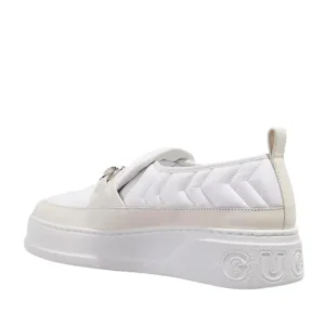 White Gucci Slip On Buckle Shoes with a stylish metal chain, adding a touch of edgy elegance to your casual footwear collection.