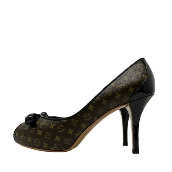 Louis Vuitton Monogram Canvas Pumps